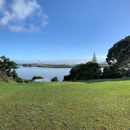 Peaceful Riverfront Cottage In Small Northland Town Te Kopuru Exterior photo